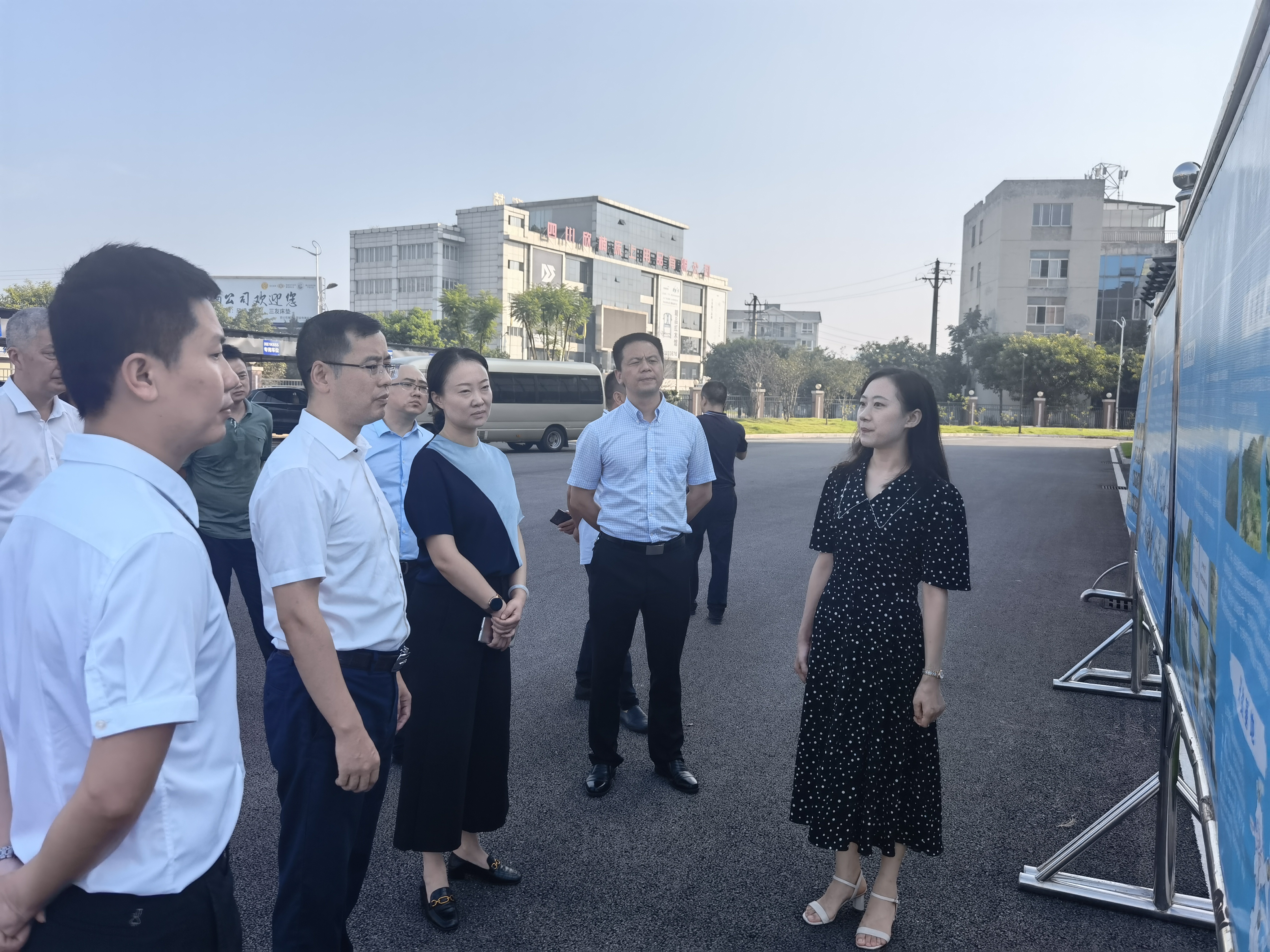 現代醫藥產業生態鏈走訪調研天植中藥公司    