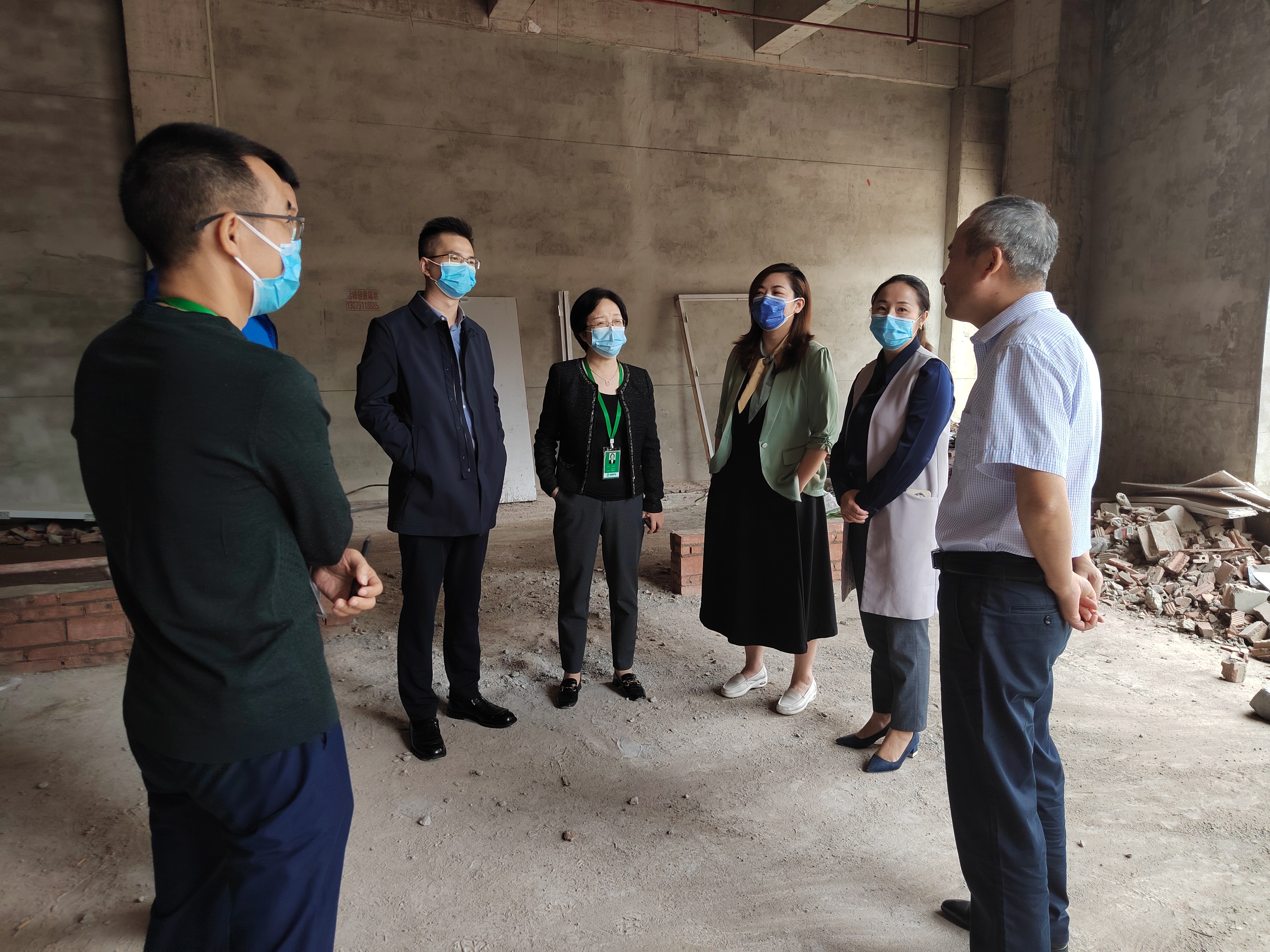 西南醫投集團黨委書記、董事長黃露帶隊開展“國慶節”節前安全與疫情防控專項檢查