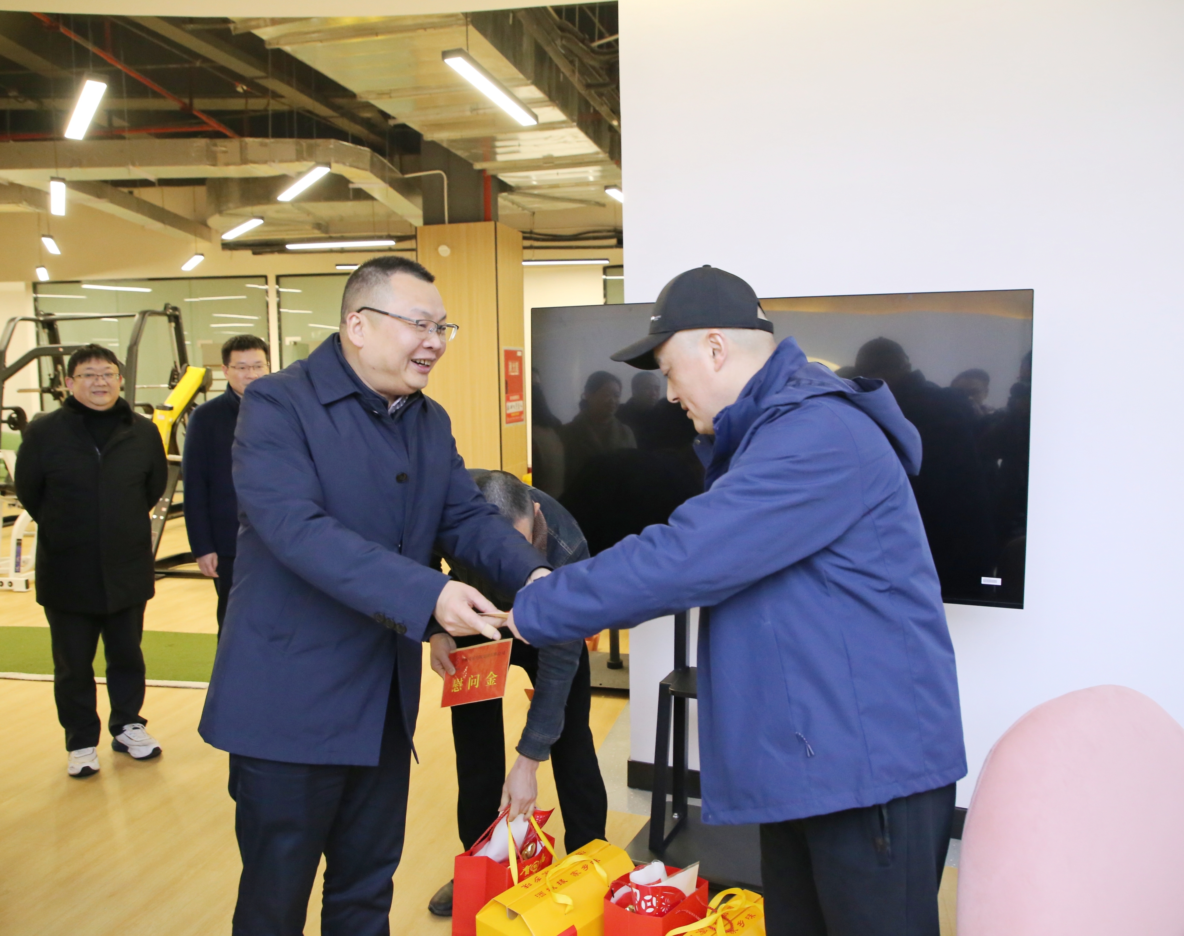 市國資委黨委副書記、主任杜磊一行到西南醫(yī)投集團開展新春慰問及參觀調(diào)研